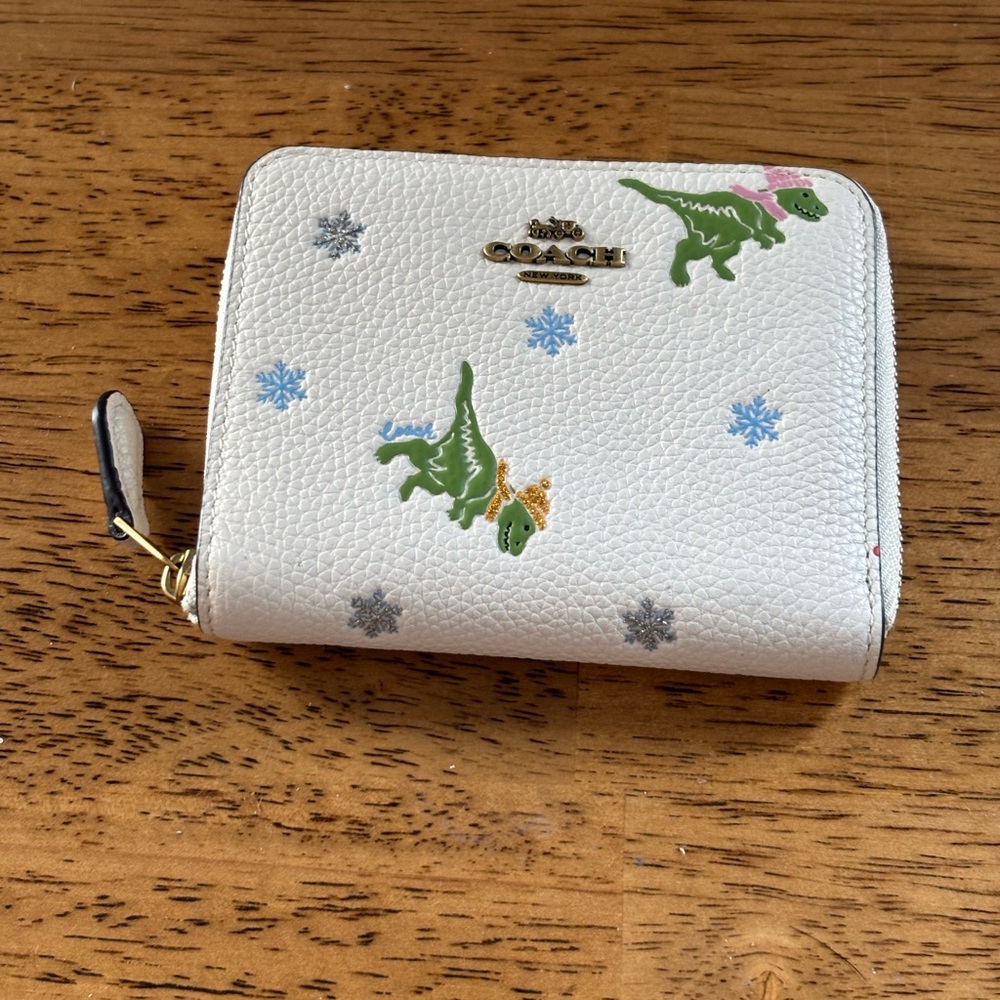 Coach chalk leather Rexy small zip around wallet.